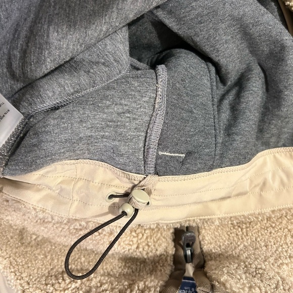 VINEYARD VINES Sherpa Vest Sweatshirt Lined Zip Up Front Pockets Size Medium - Picture 9 of 10